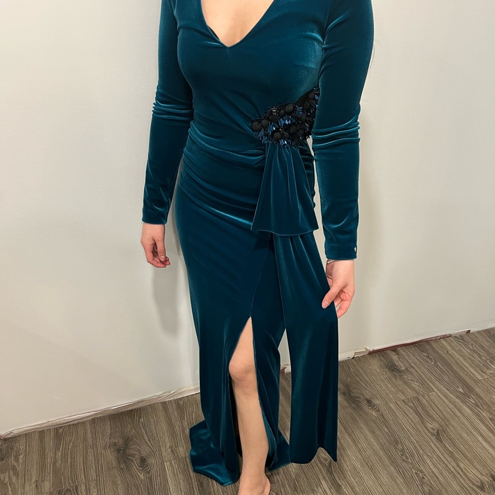 dress suede COMFROTABLE AND BEAUTIFUL NEW ON TAG NEVER BEEN WORN